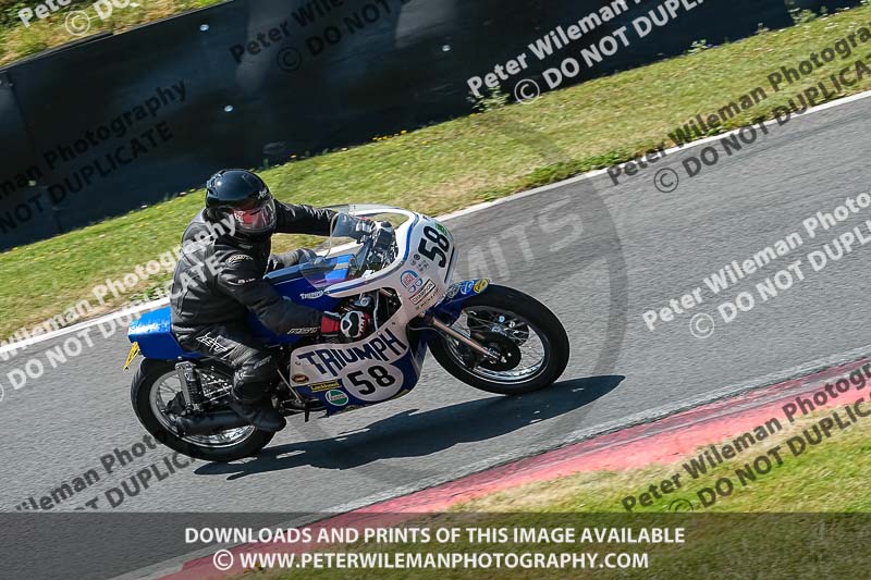 cadwell park;cadwell park photographs;cadwell trackday photographs;enduro digital images;event digital images;eventdigitalimages;peter wileman photography;racing digital images;trackday digital images;trackday photos